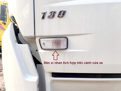 den xi nhan tích hợp trên cánh cửa xe tải dongfeng hoàng huy b180