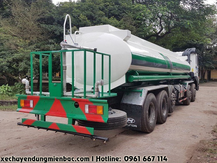 xe phun nuoc rua duong 20 khoi hyundai