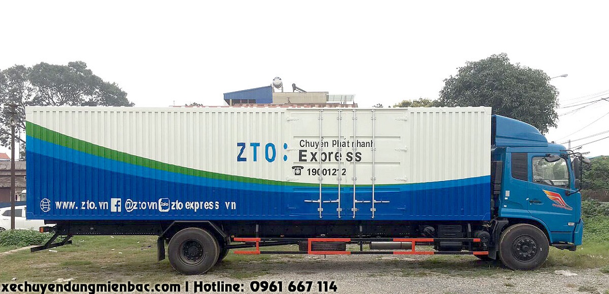 phun sơn logo thùng container theo yêu cầu cho khách hàng