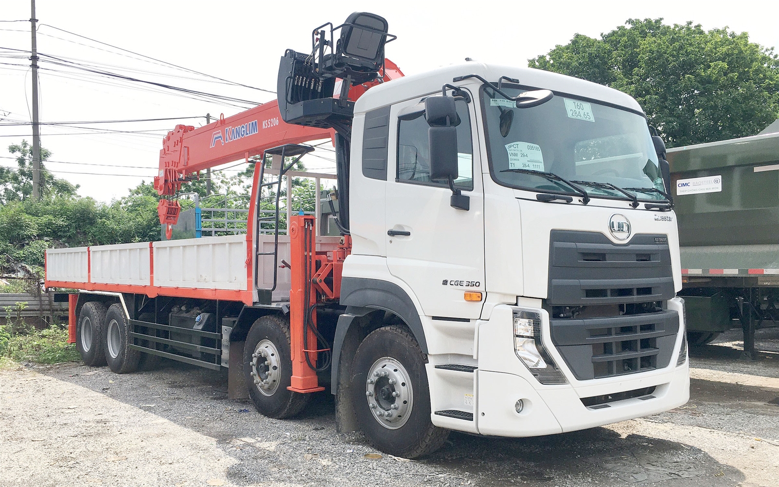 UD Trucks 4 chân gắn cẩu tự hành 15 tấn Kanglim KS5206