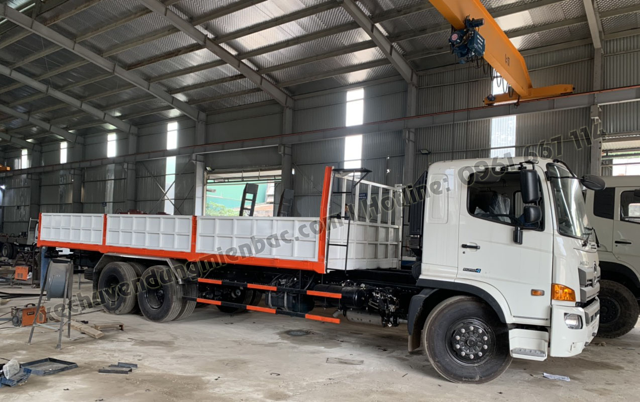 xe hino fl 3 chân gắn cẩu tự hành 5 tấn kanglim ks1056 ks2056