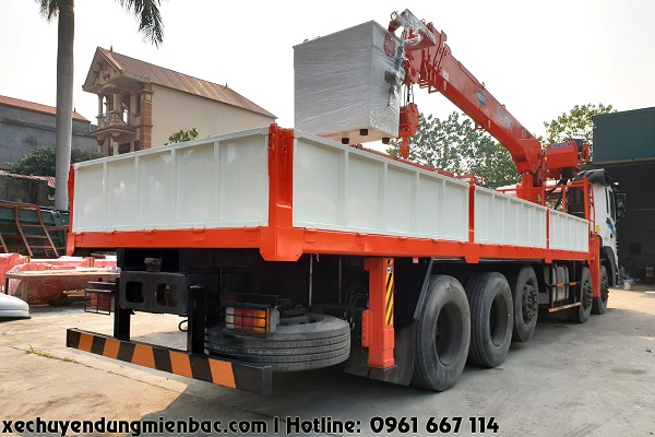 xe cẩu tự hành 10 tấn hyundai 