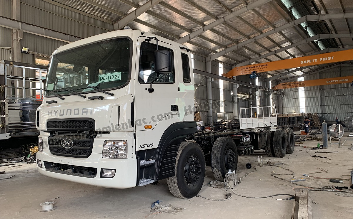 quý trình lắp đặt cần cẩu tự hành 12 tấn kanglim ks2825 trên xe tải hyundai hd320 4 chân