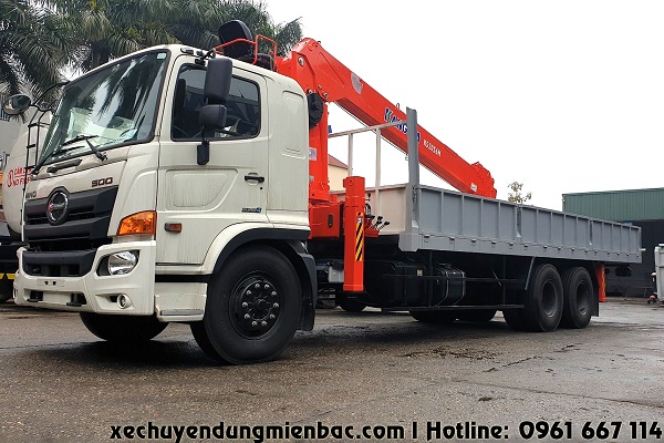 xe cẩu tự hành 8 tấn hino fm8