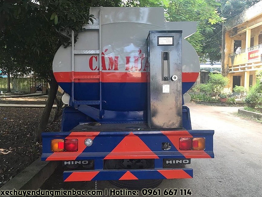 hin fc chở xăng dầu 8m3 khối, lắp cây cấp lẻ xăng dầu