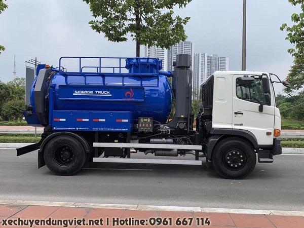 Bán xe hút chất thải hut bùn thông cống hút bể phốt 6 khối 7 khối 8 khối hino FG8JJ7A giá rẻ tại bắc ninh