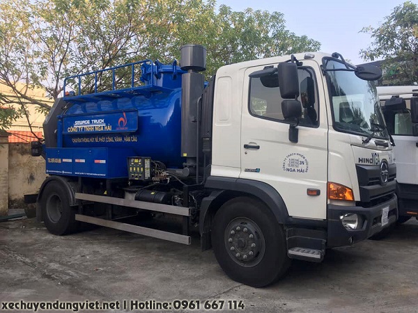 Bán xe hút chất thải hut bùn thông cống hút bể phốt 6 khối 7 khối 8 khối hino FG8JJ7A giá rẻ tại hà nội