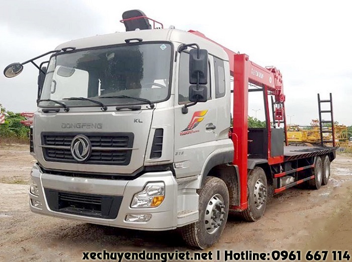 dongfeng 4 chân gắn cẩu 12 tấn sàn chở máy công trình