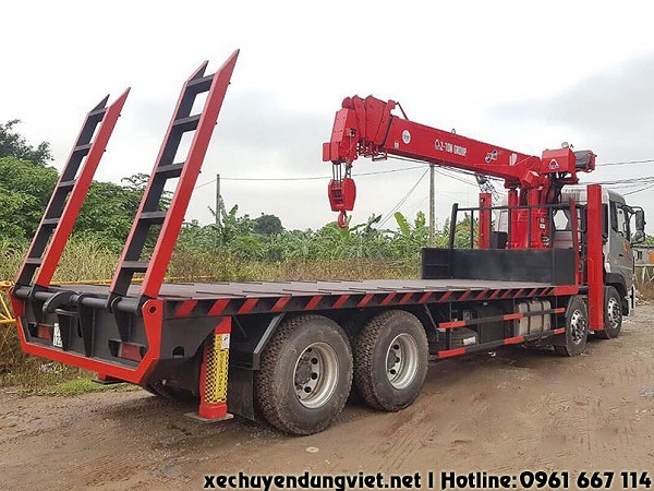 xe tải 4 chân dongfeng gắn cẩu 12 tấn atom sàn chở máy công trình giá rẻ tại hà nội