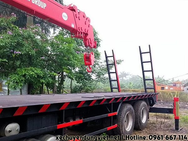 đóng mới sàn chở máy công trình dongfeng 4 chân gắn cẩu 12 tấn atom1205