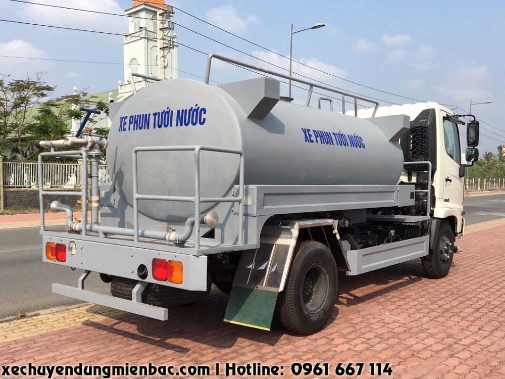 xe phun nước rửa đường 6 khoi hino fc