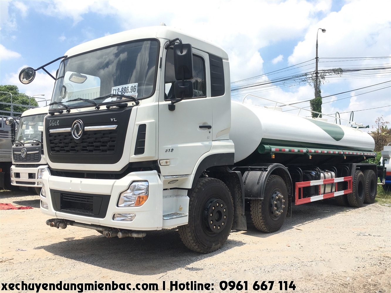 xe phun nước rửa đường tưới cây 17 khối dongfeng 