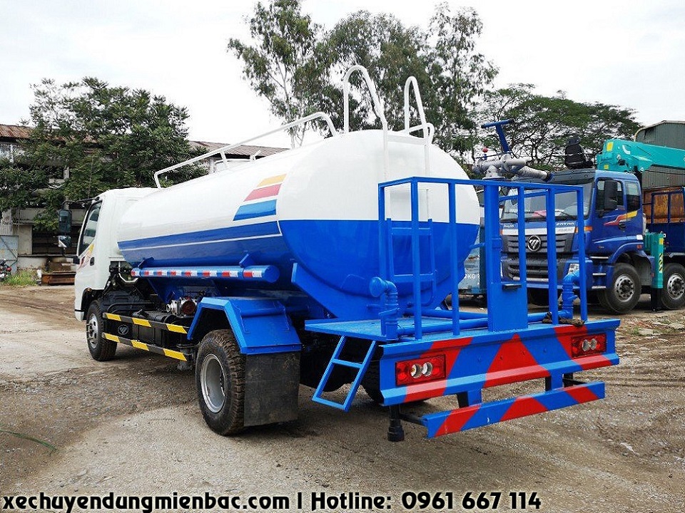 xe phun nước rửa đường 8 khối thaco ollin 700c
