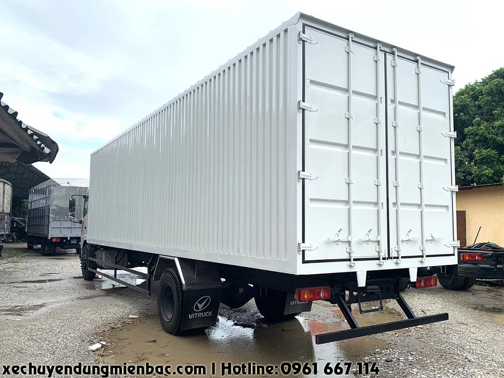 xe tải thùng kín 7,2 tấn container dongfeng b180 dài 9m7